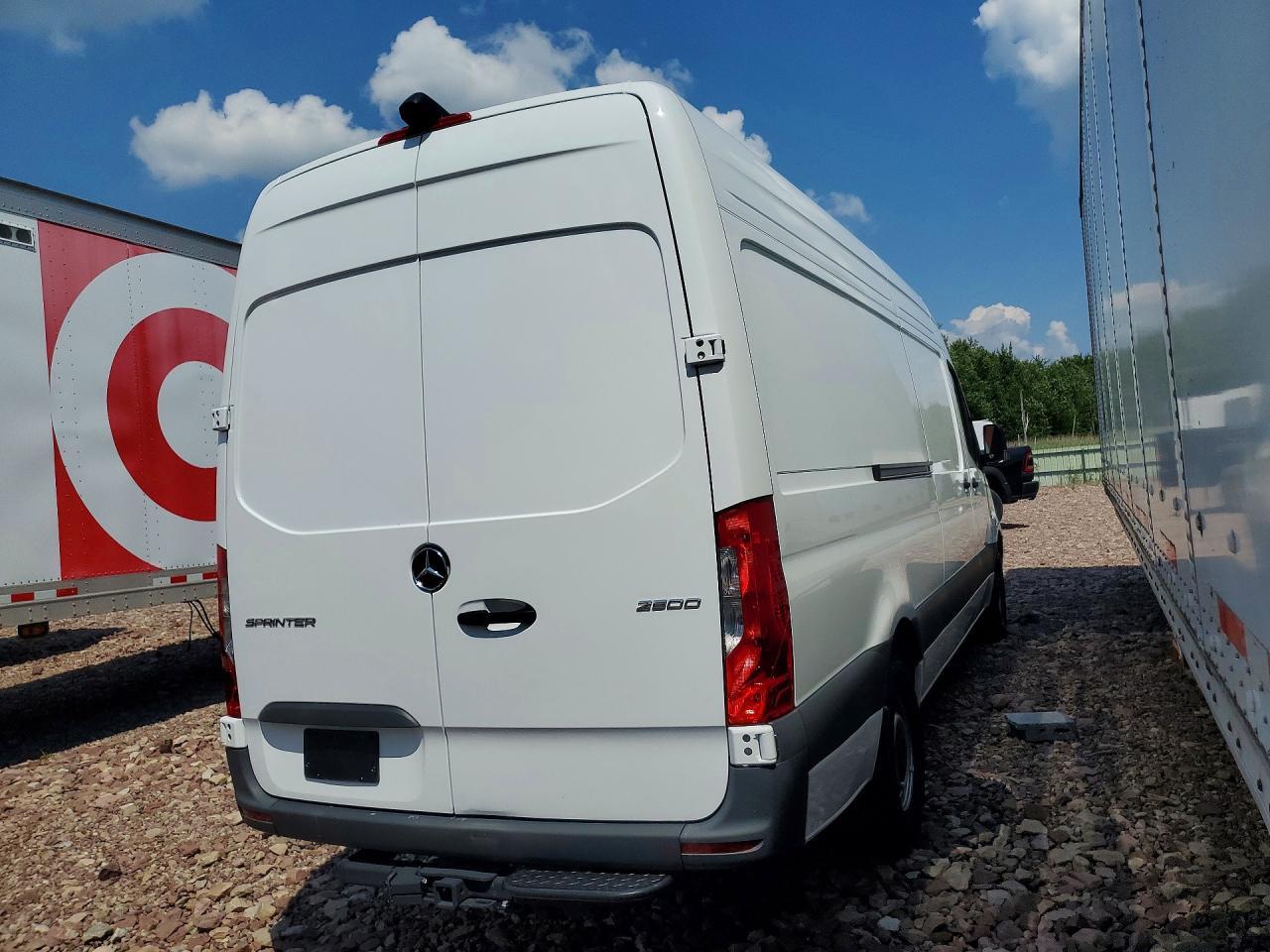 2025 Mercedes-Benz Sprinter 2500 - Image 3