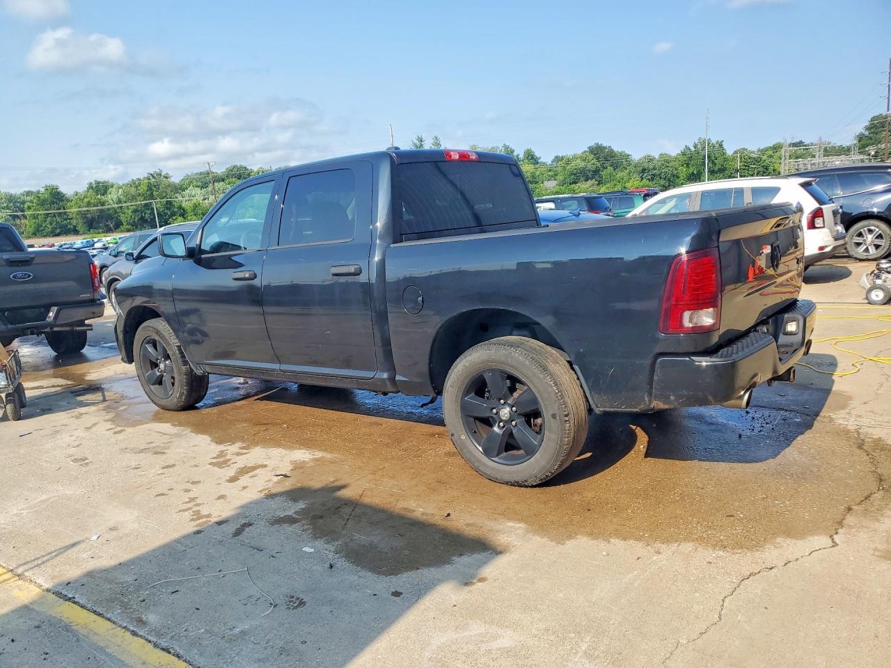 2014 Ram 1500 St - Image 2