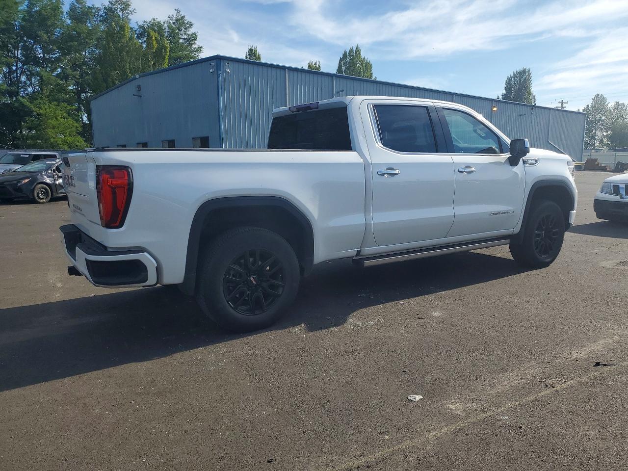 2023 GMC Sierra K1500 Denali - Image 3