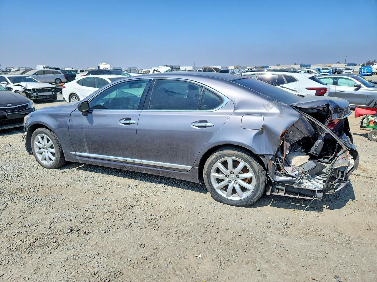 2013 Lexus Ls 460 - Image 2