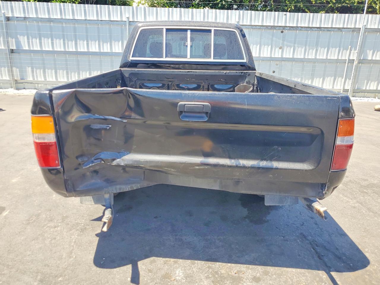 1992 Toyota Pickup Deluxe - Image 6
