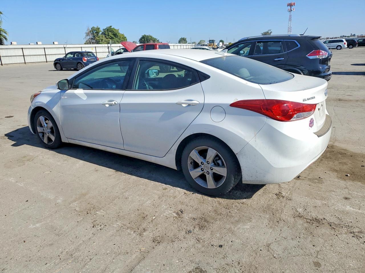 2013 Hyundai Elantra Gls - Фото 2