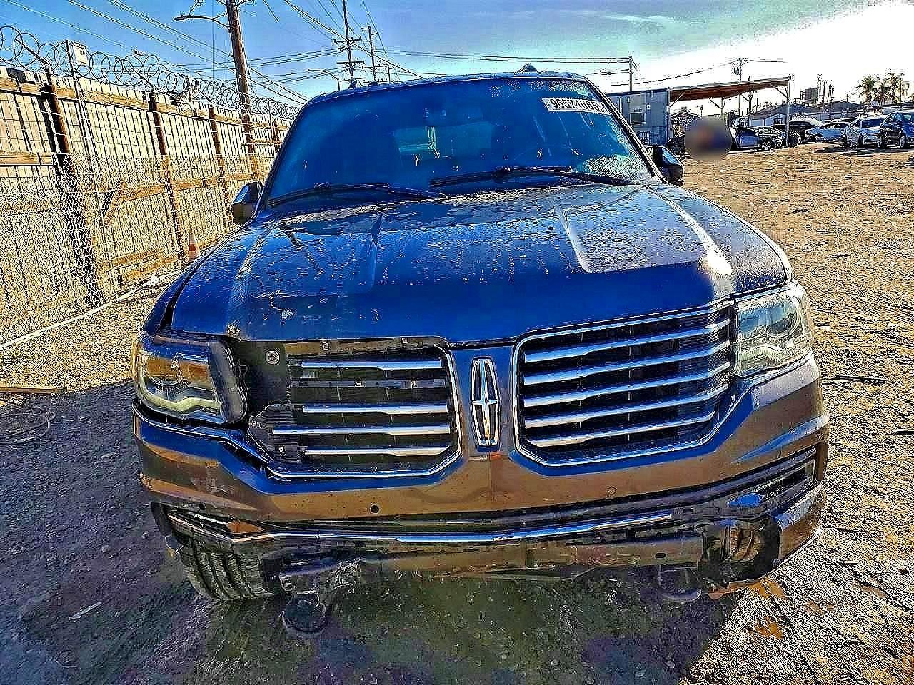 2015 Lincoln Navigator - Image 5