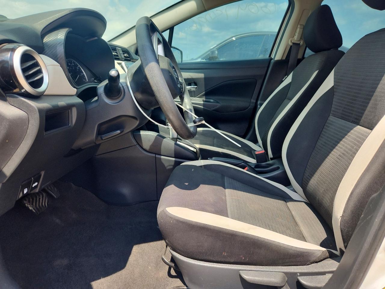 2021 Nissan Versa Sv - Image 7