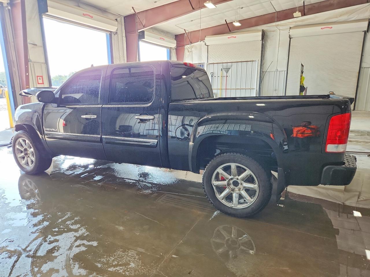 2012 GMC Sierra K1500 Denali - Image 2