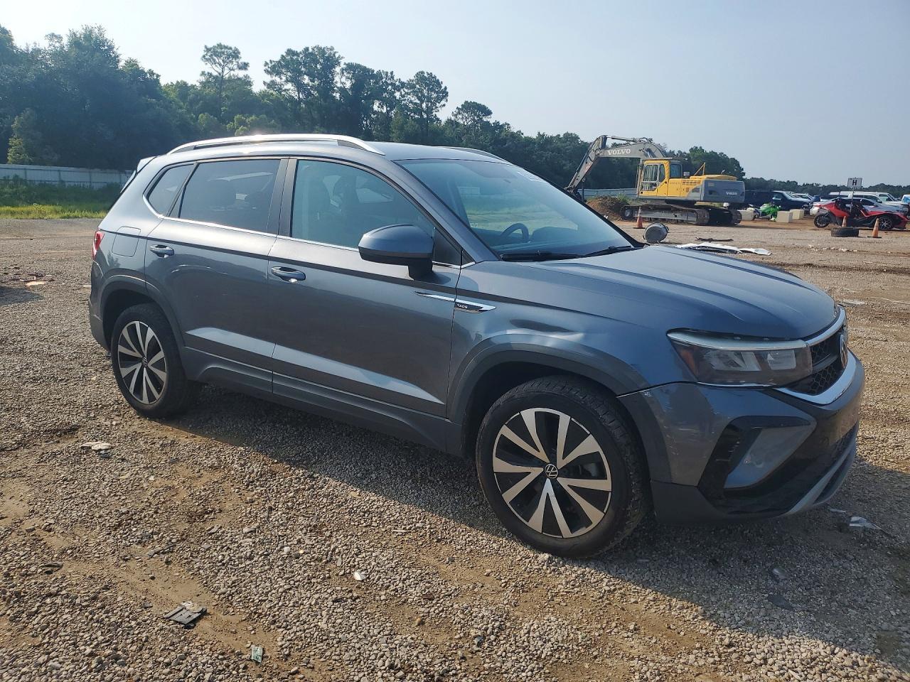 2022 Volkswagen Taos Se - Image 4