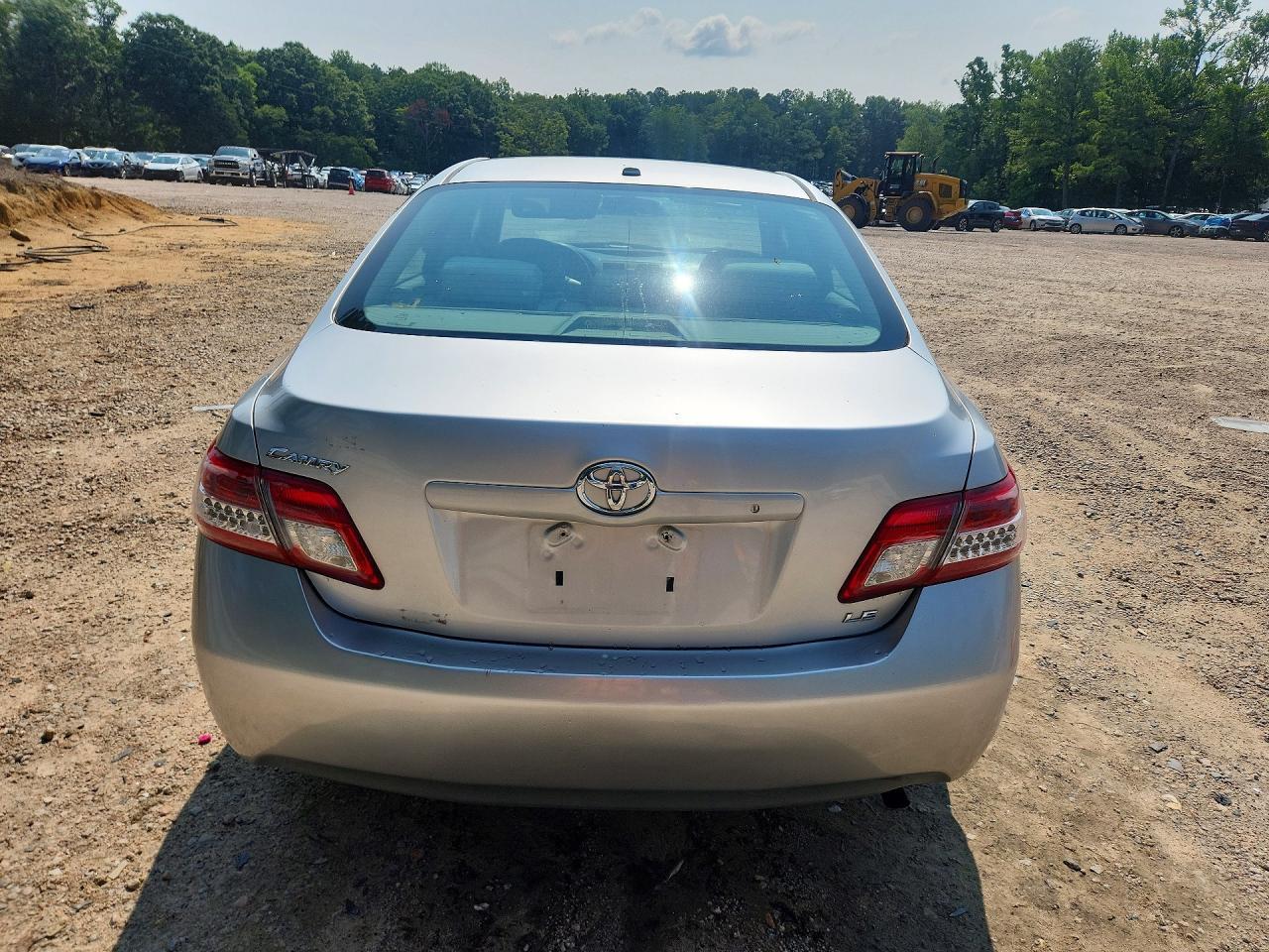 2011 Toyota Camry Le - Фото 6