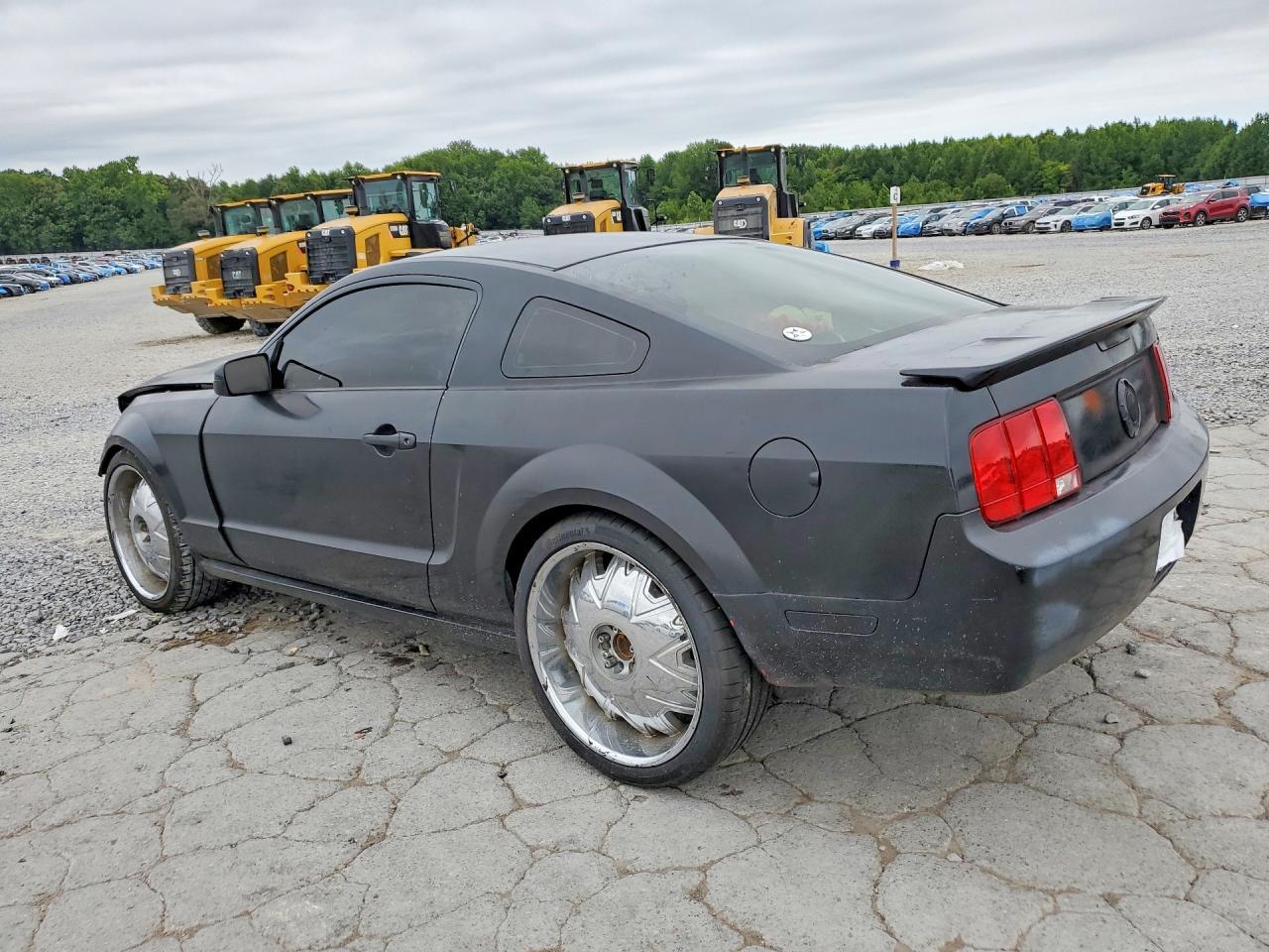 2007 Ford Mustang - Фото 2