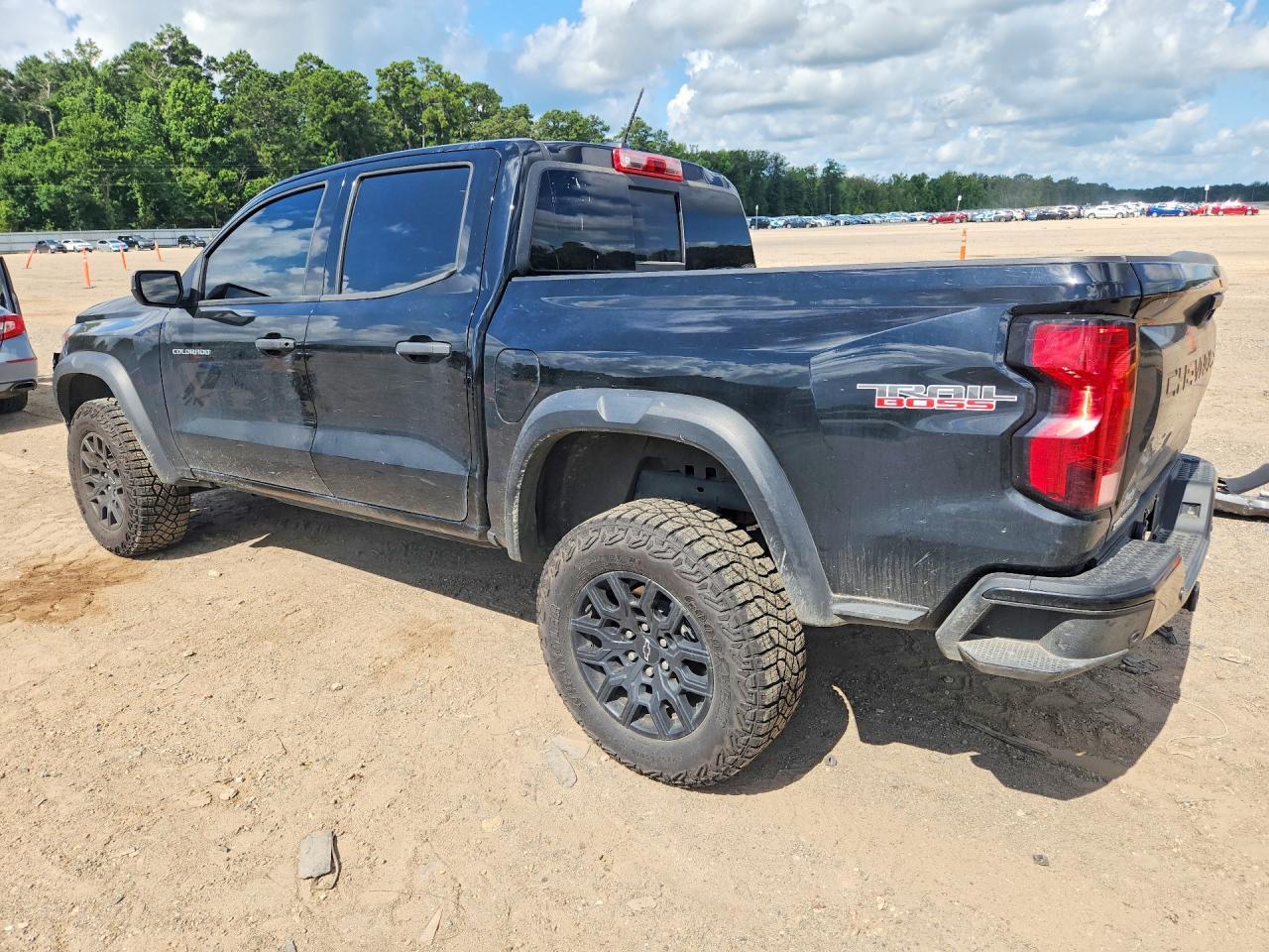 2025 Chevrolet Colorado Trail Boss - Image 2