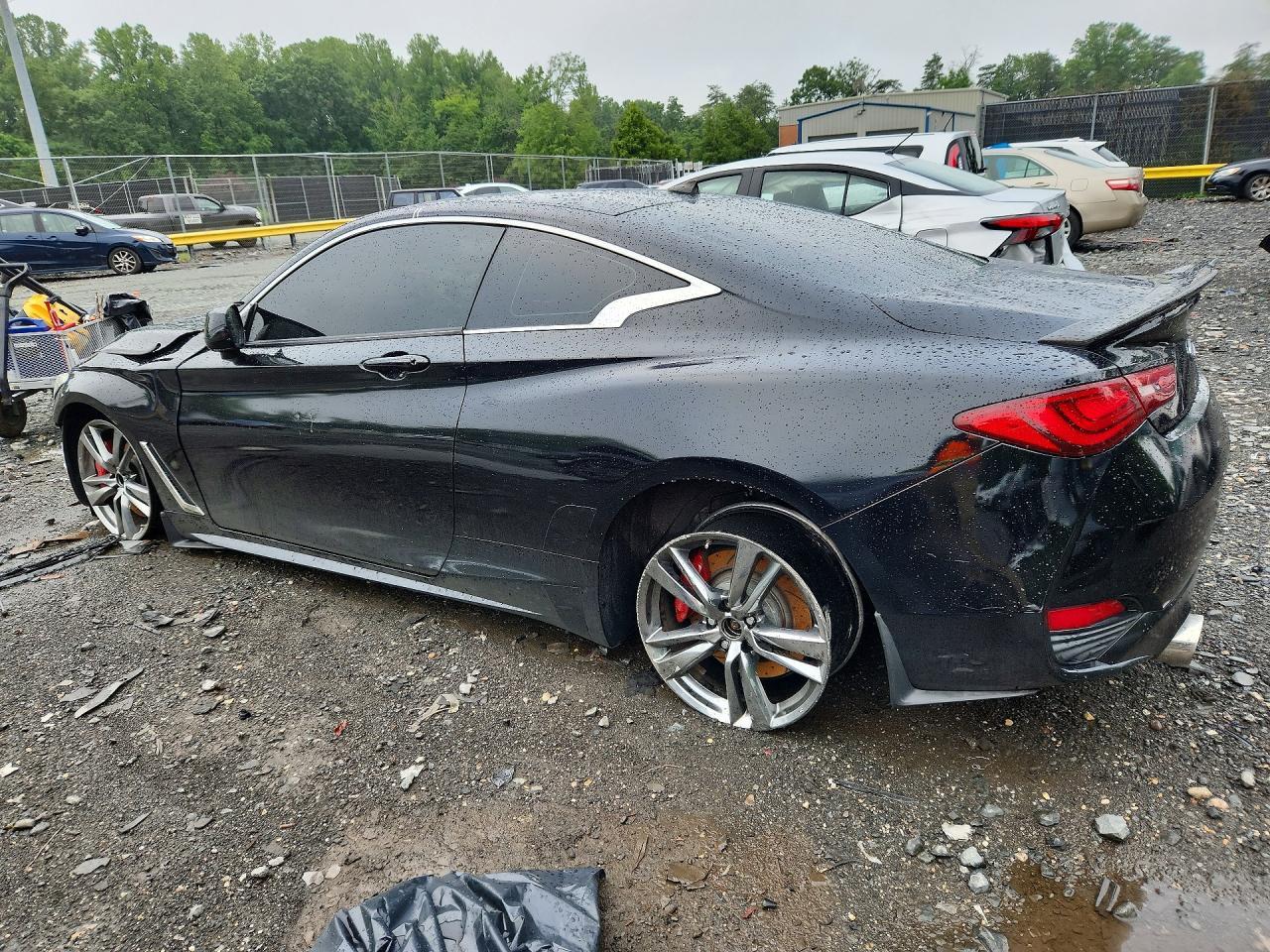 2017 Infiniti Q60 Red Sport 400 - Image 2