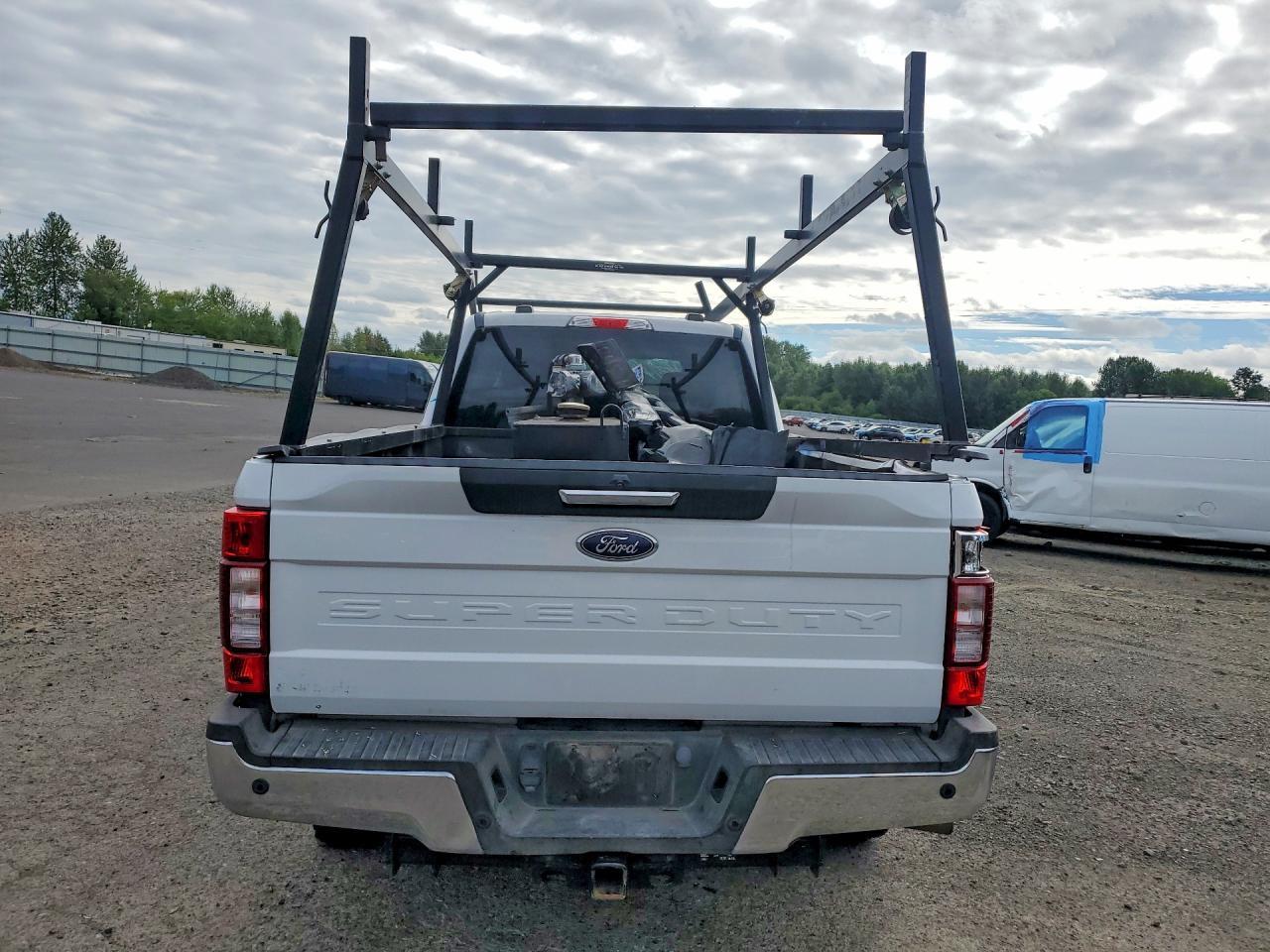 2022 Ford F250 Super Duty - Image 6