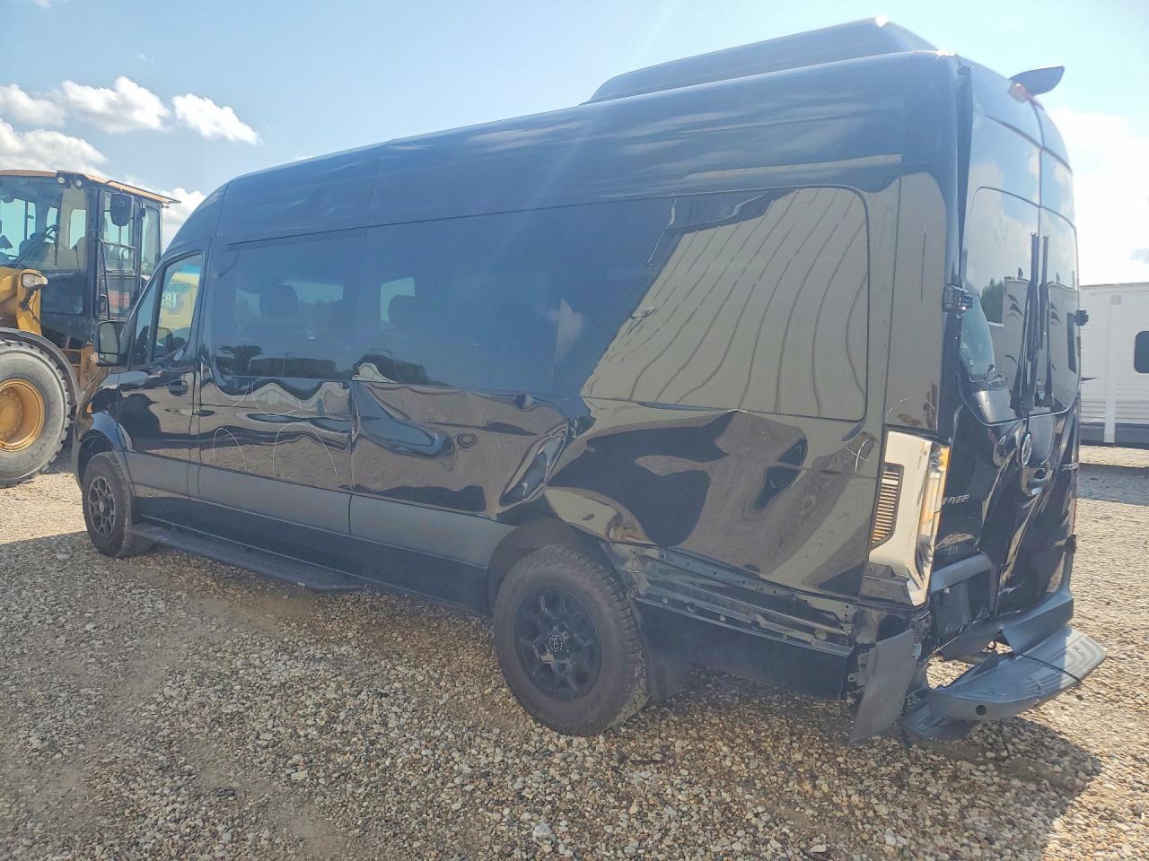 2024 Mercedes-Benz Sprinter 2500 - Фото 2
