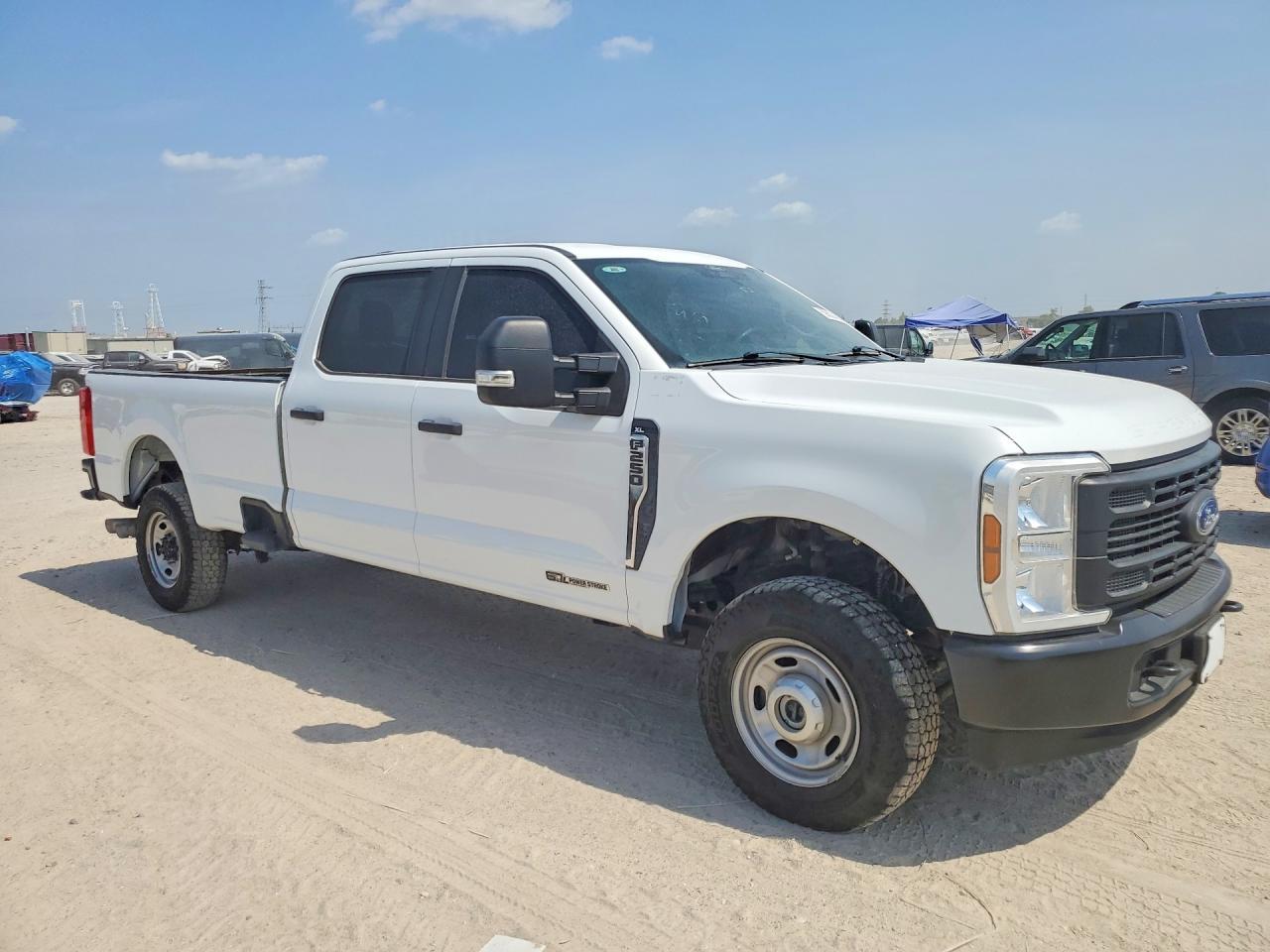 2024 Ford F250 Super Duty - Фото 4