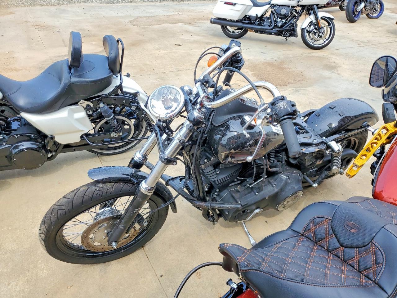 2017 Harley-Davidson Fxdb Dyna Street Bob - Image 3