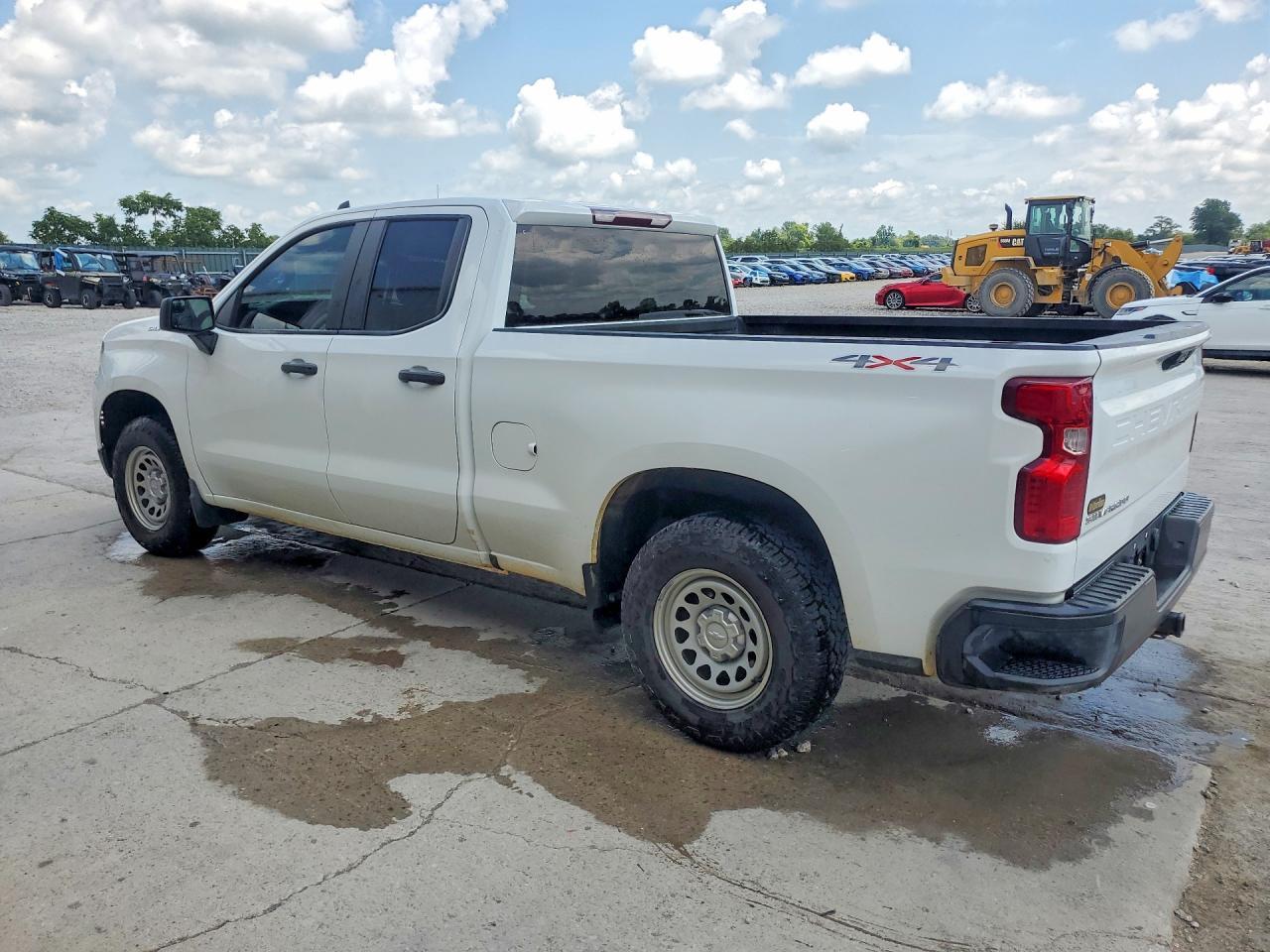 2023 Chevrolet Silverado K1500 - Фото 2