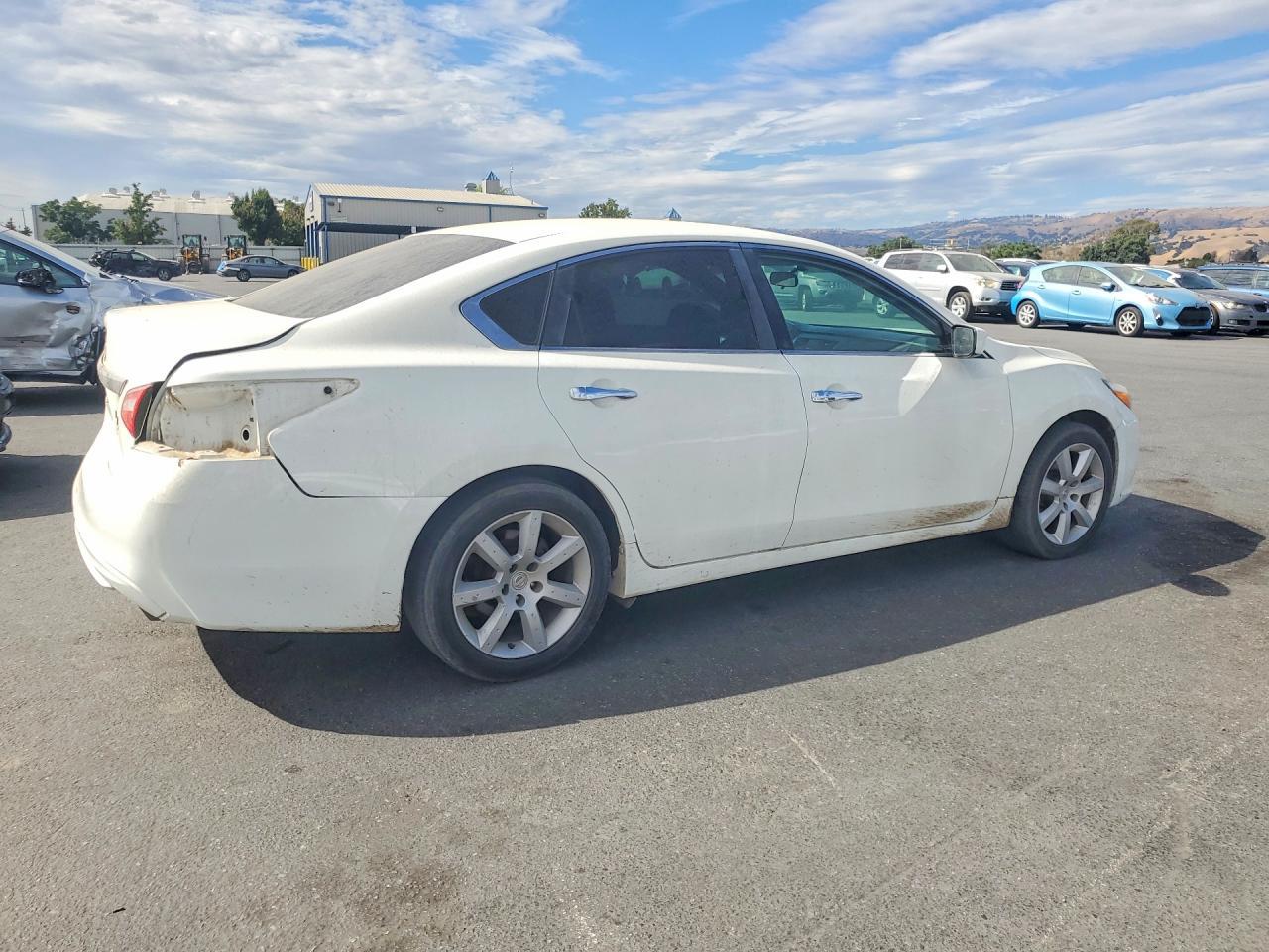 2017 Nissan Altima 2.5 S - Image 3