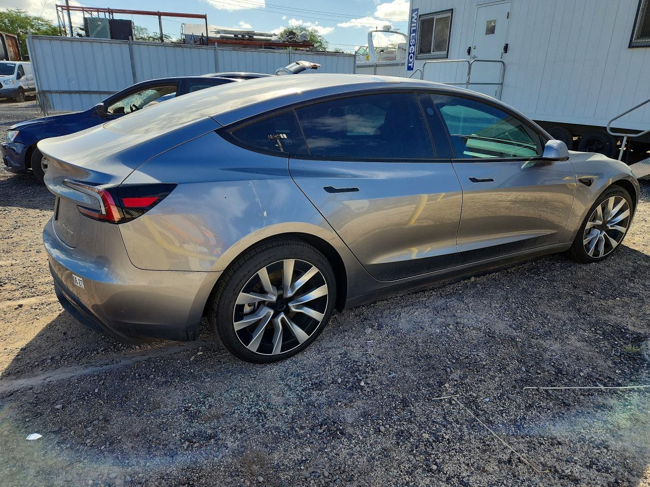 2025 Tesla Model 3 - Image 3
