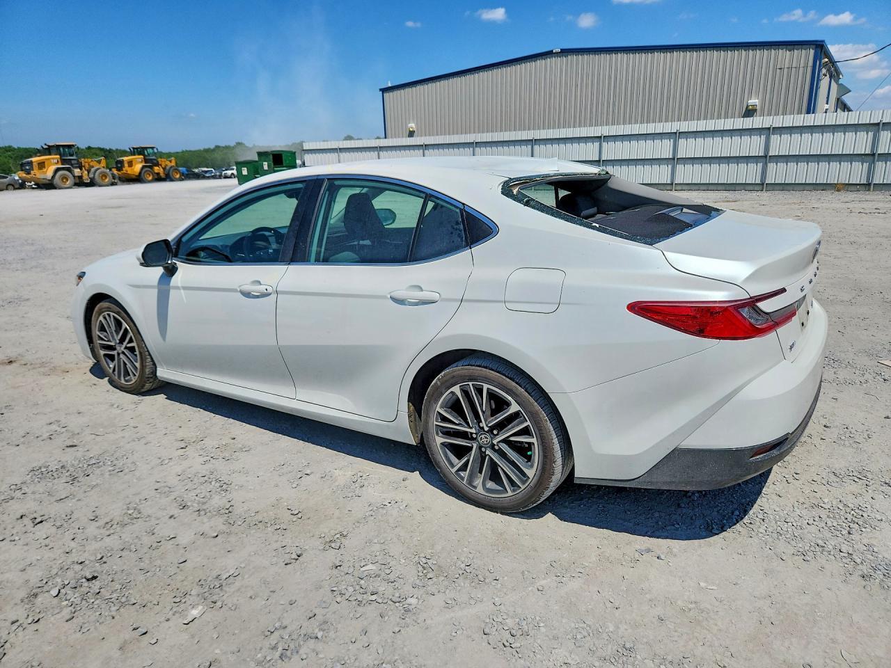 2026 Toyota Camry Xle - Фото 2