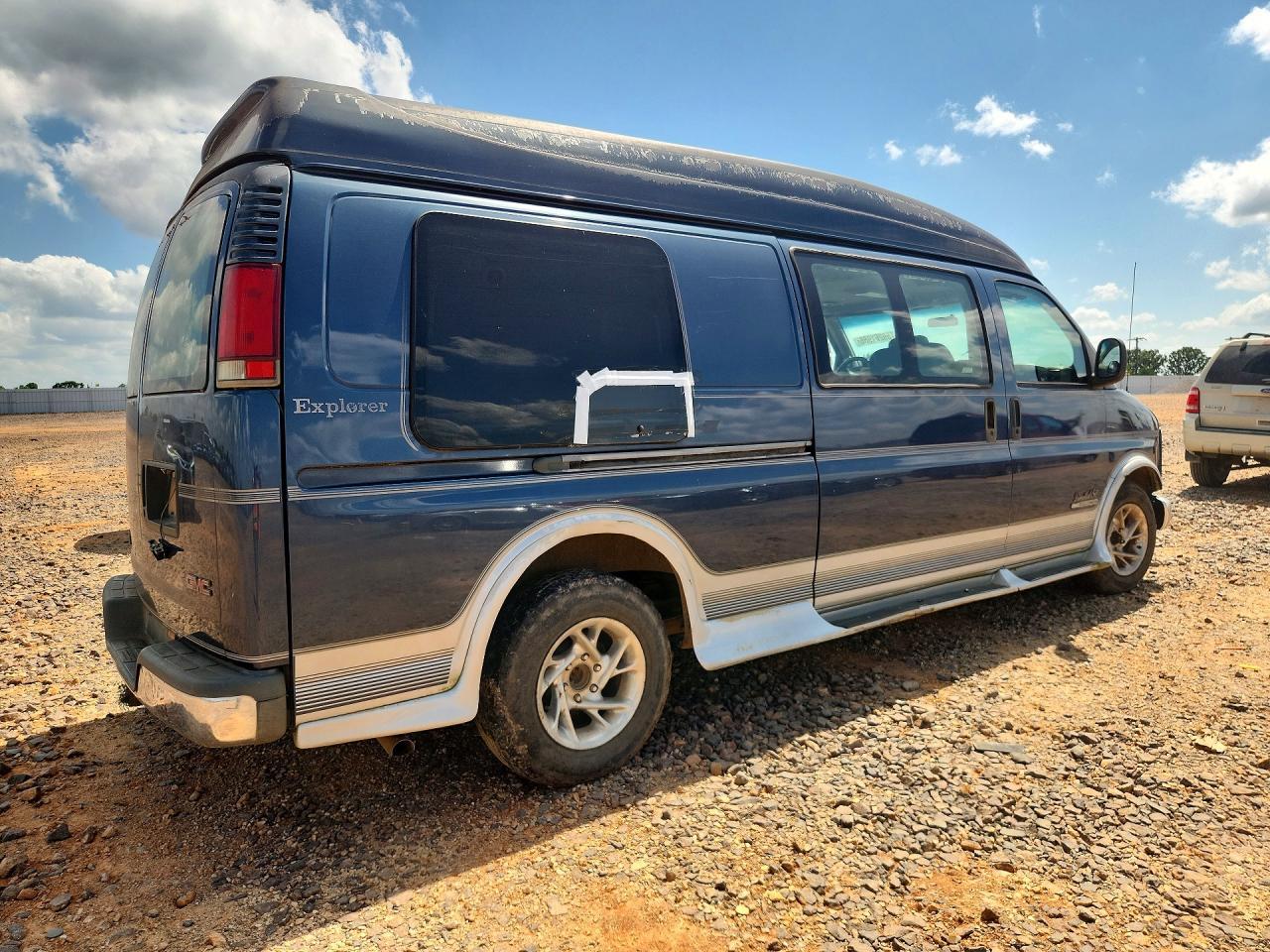 1999 GMC Savana G2500 - Image 3