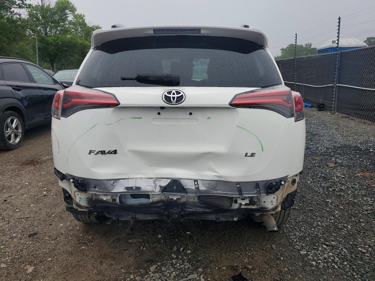 2017 Toyota Rav4 Le - Фото 6