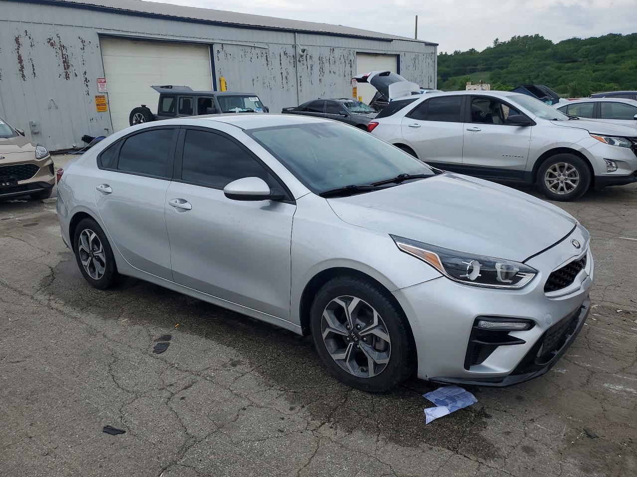2019 Kia Forte Lxs - Фото 4