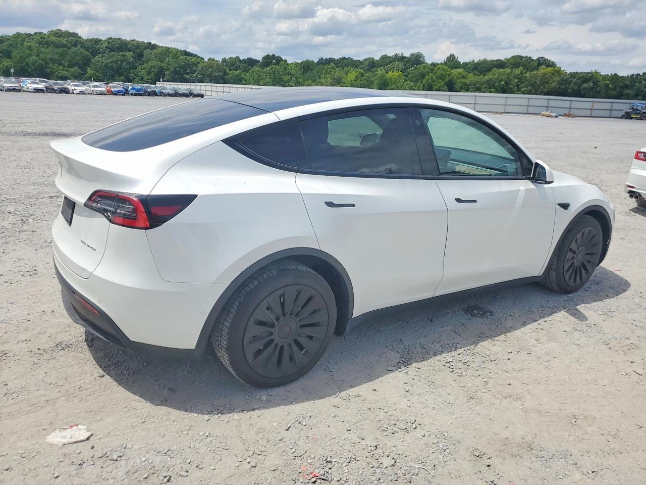 2021 Tesla Model Y - Image 3