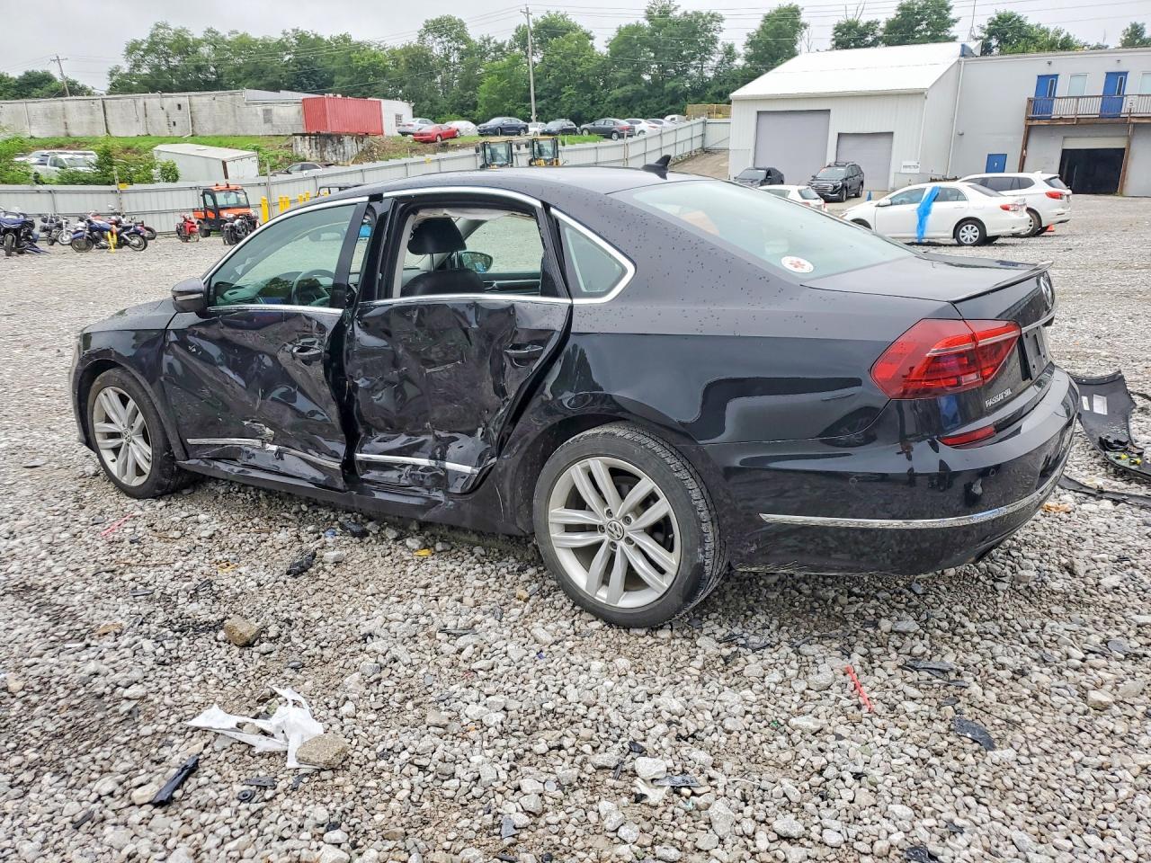 2018 Volkswagen Passat Sel Premium - Фото 2