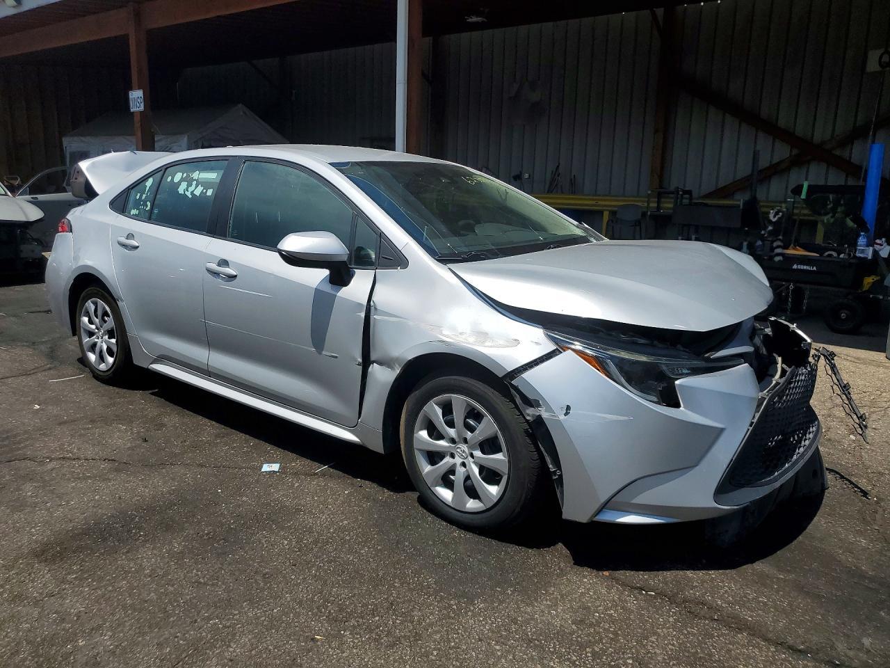 2021 Toyota Corolla Le - Image 4