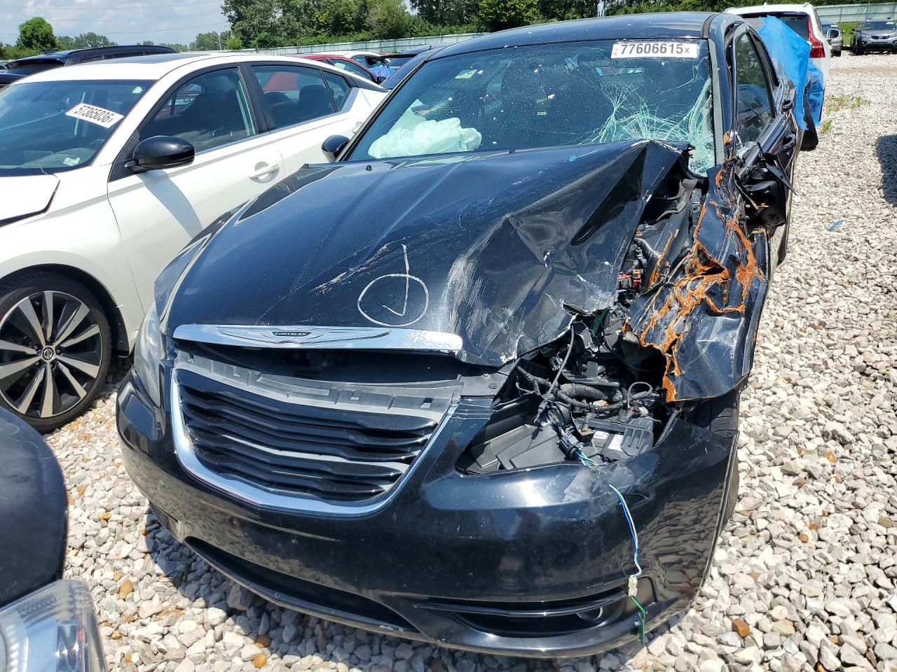 2014 Chrysler 200 Touring - Фото 5