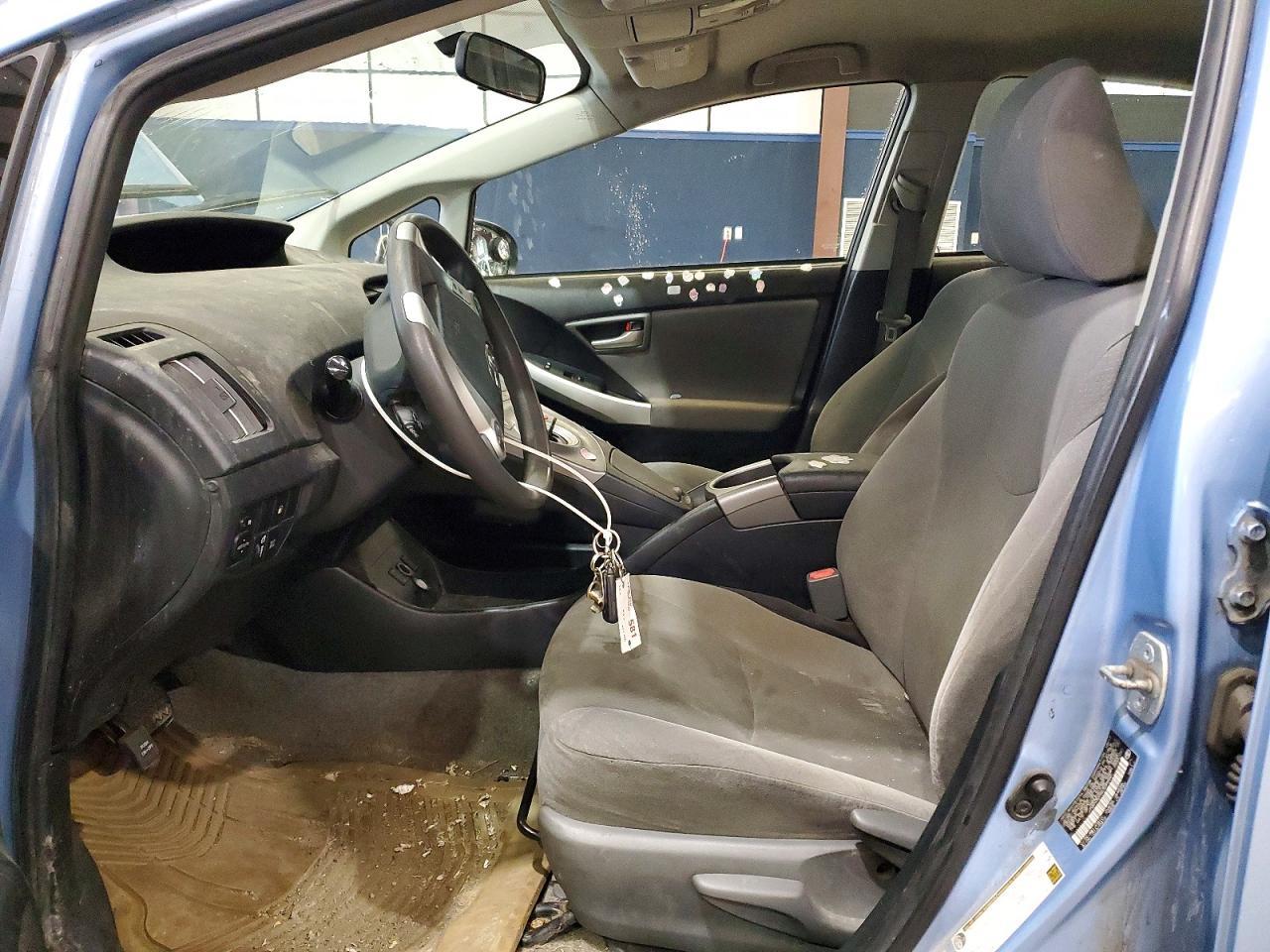 2014 Toyota Prius Plug-In Hybrid Base - Image 7