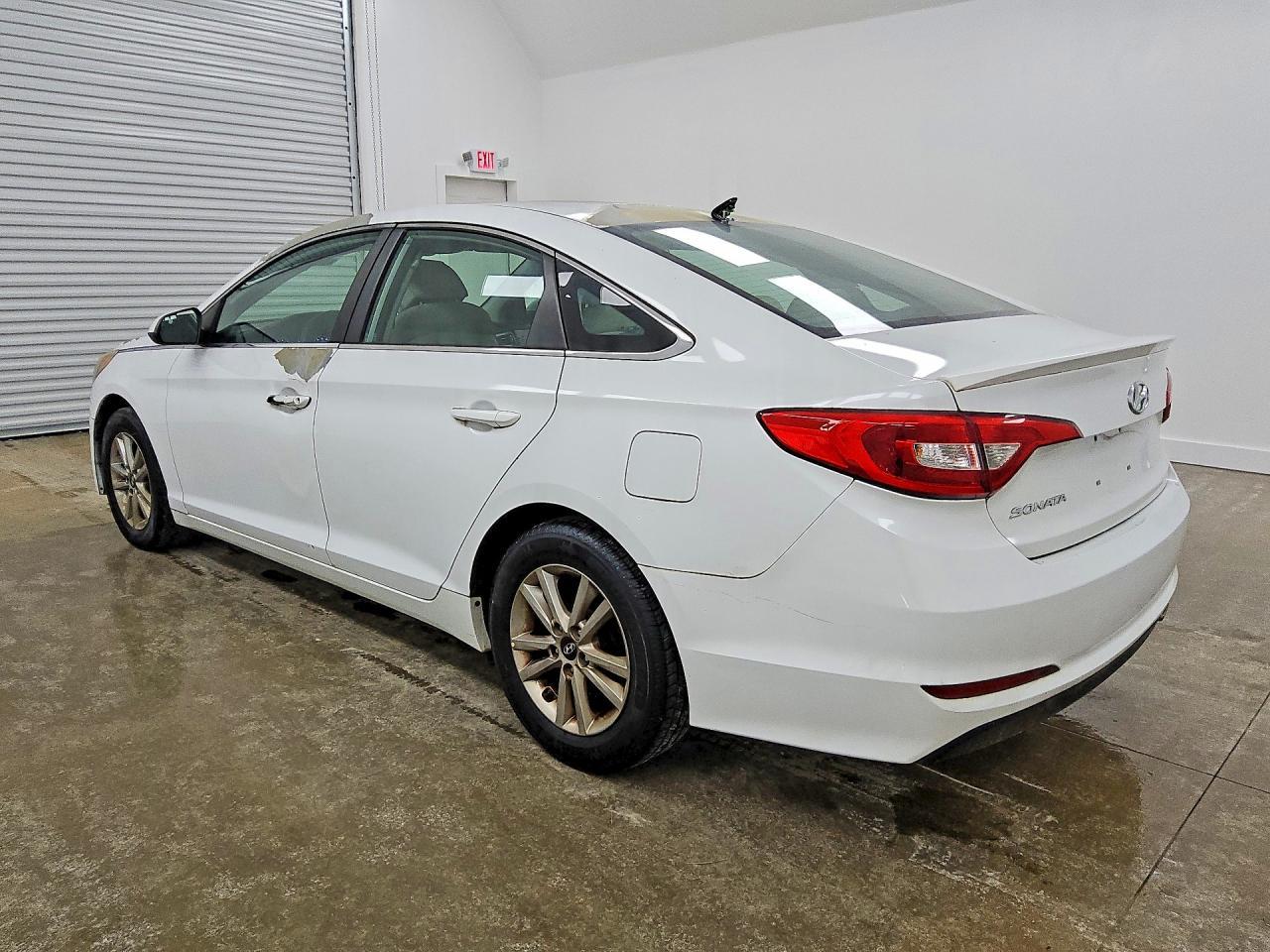 2017 Hyundai Sonata Se - Фото 2