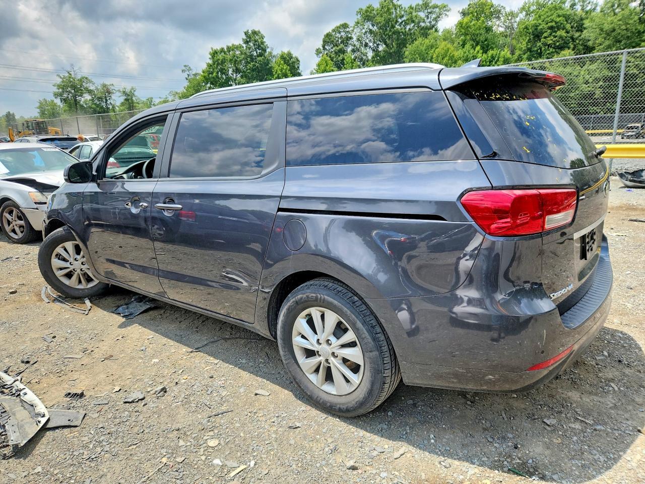 2016 Kia Sedona Lx - Фото 2