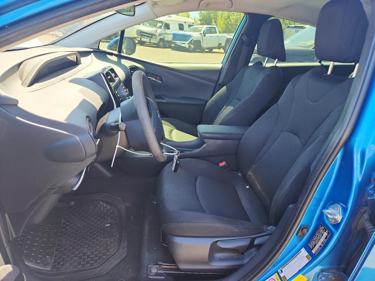 2020 Toyota Prius Le - Фото 7