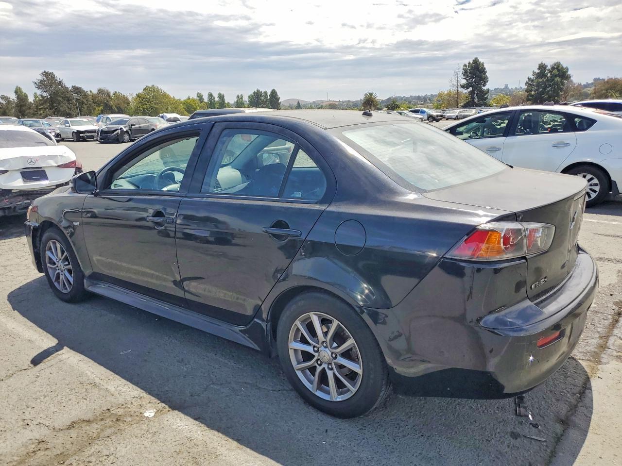 2016 Mitsubishi Lancer Es - Фото 2