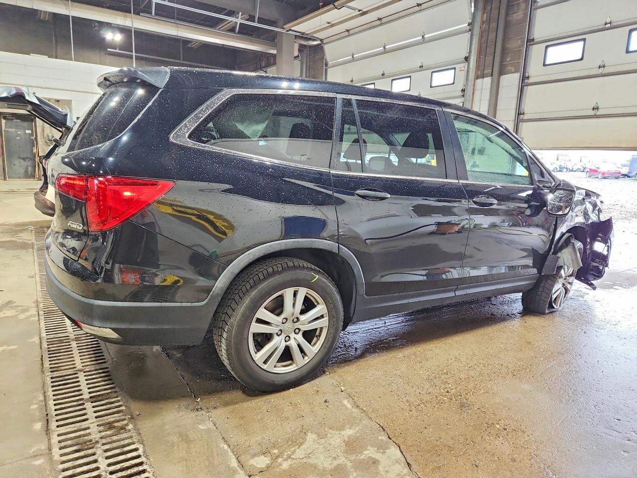 2016 Honda Pilot Lx - Image 3