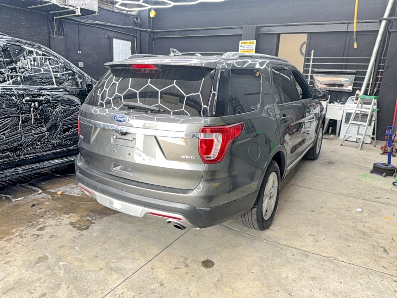 2017 Ford Explorer Xlt - Фото 4