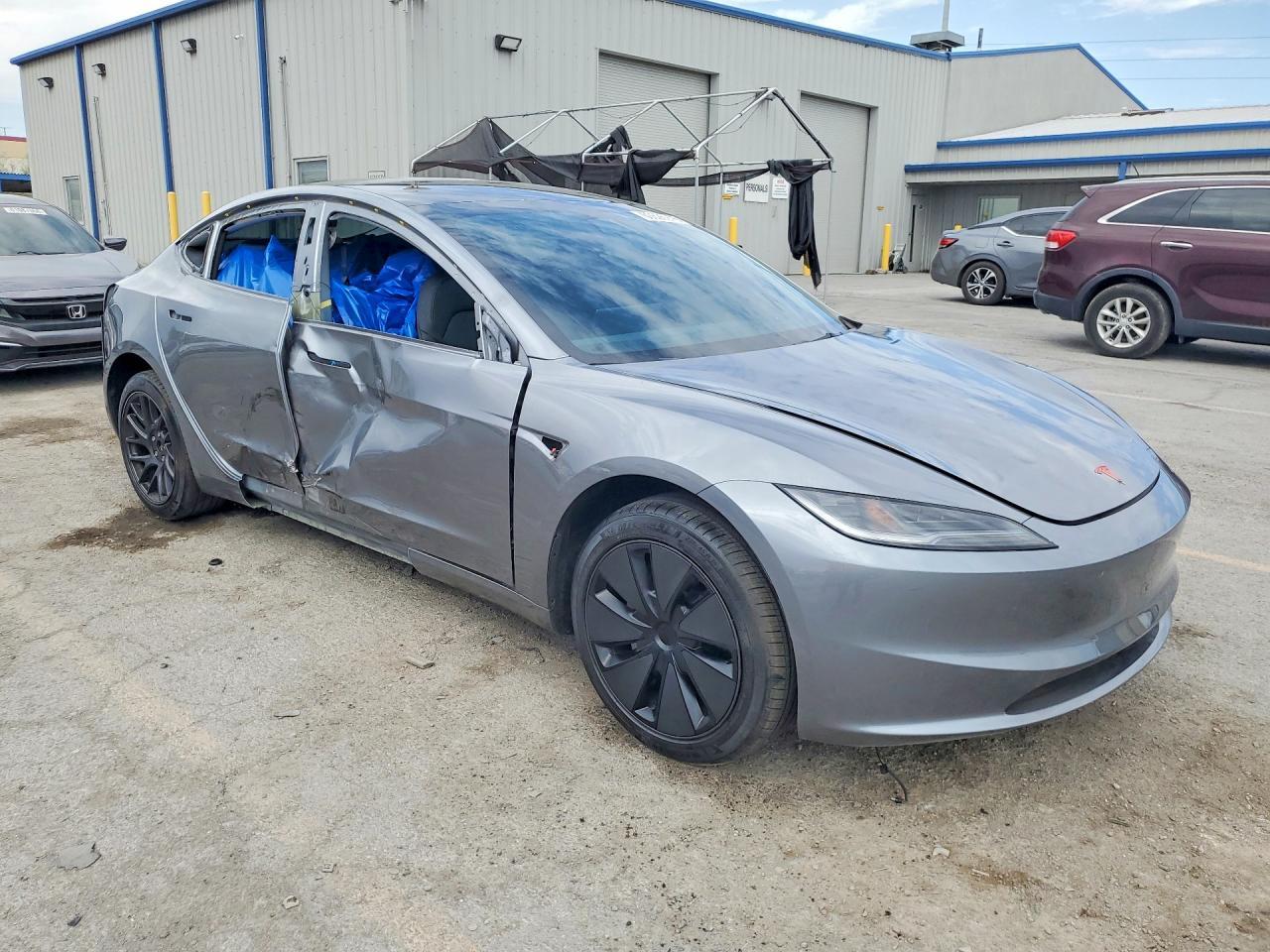 2025 Tesla Model 3 - Image 4