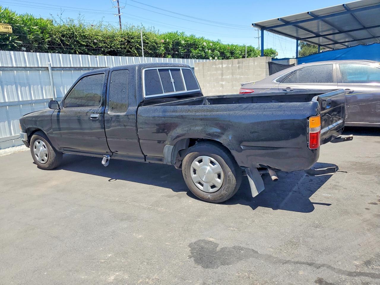 1992 Toyota Pickup Deluxe - Image 2