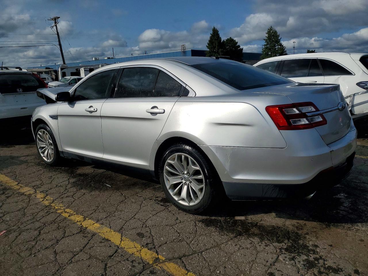 2014 Ford Taurus Limited - Фото 2