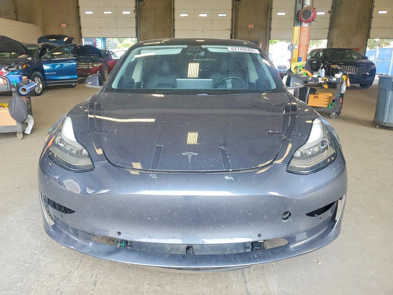 2018 Tesla Model 3 - Фото 5