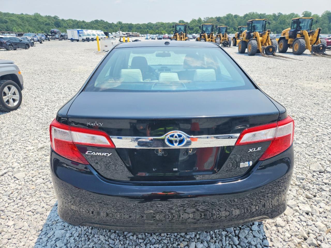 2013 Toyota Camry Hybrid Xle - Image 6
