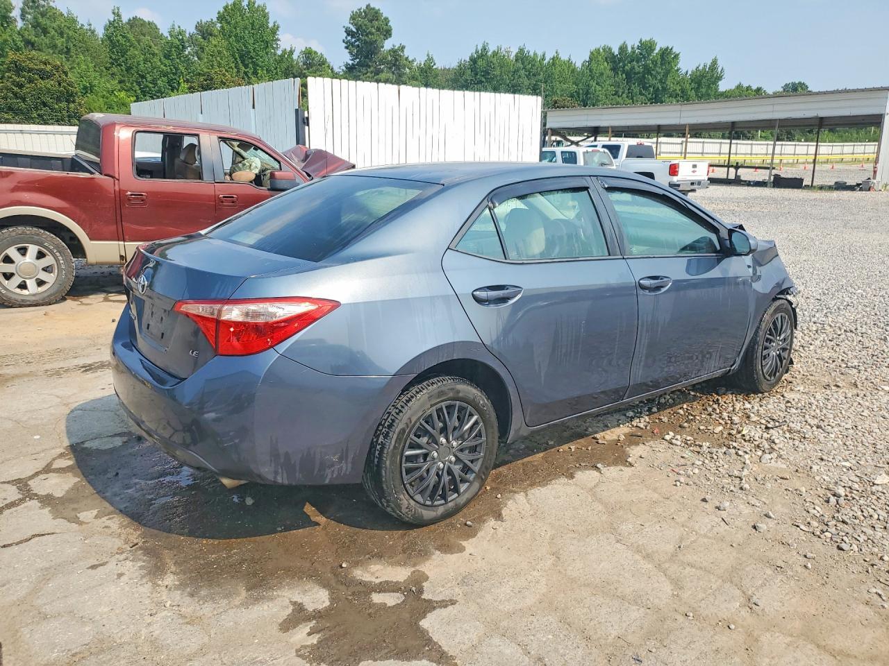 2017 Toyota Corolla Le - Фото 3