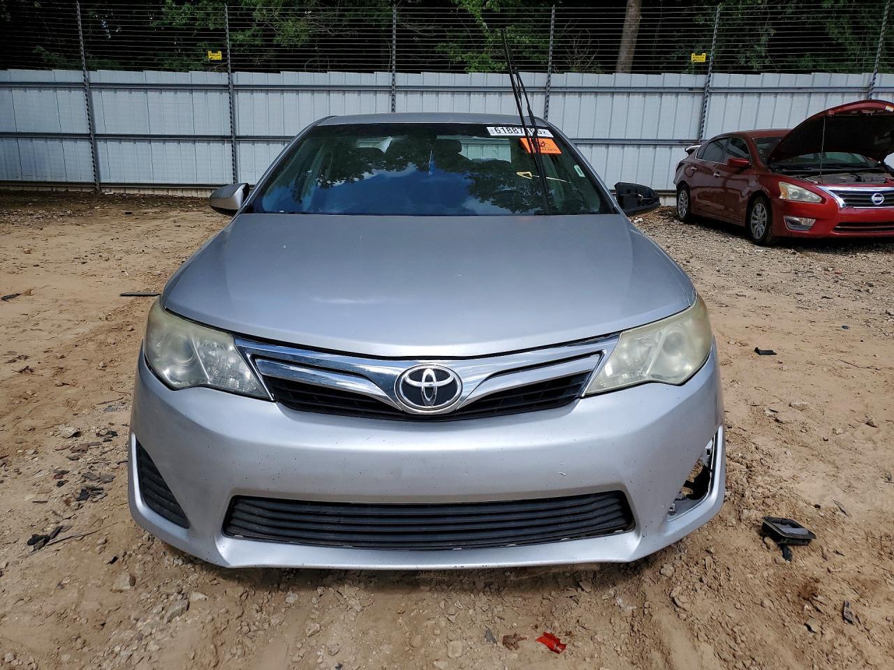 2012 Toyota Camry Le - Фото 5
