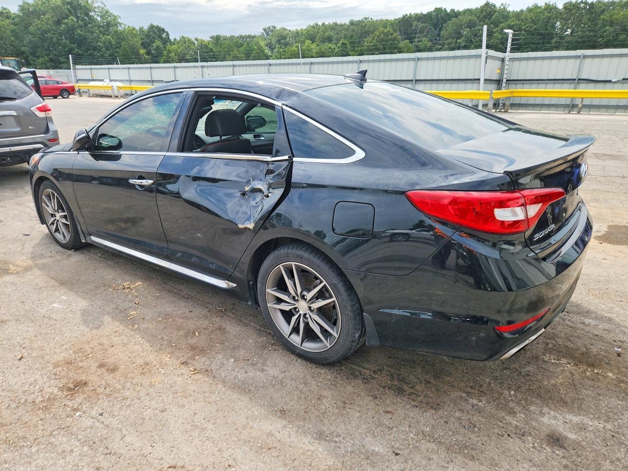 2015 Hyundai Sonata Sport 2.0T - Image 2