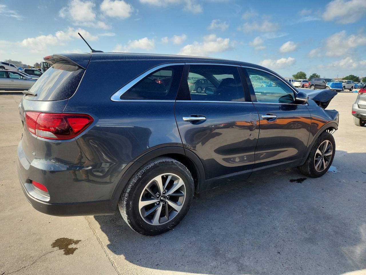 2020 Kia Sorento S - Фото 3
