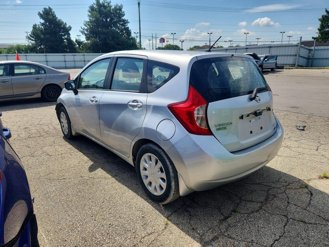 2015 Nissan Versa Note S - Фото 2