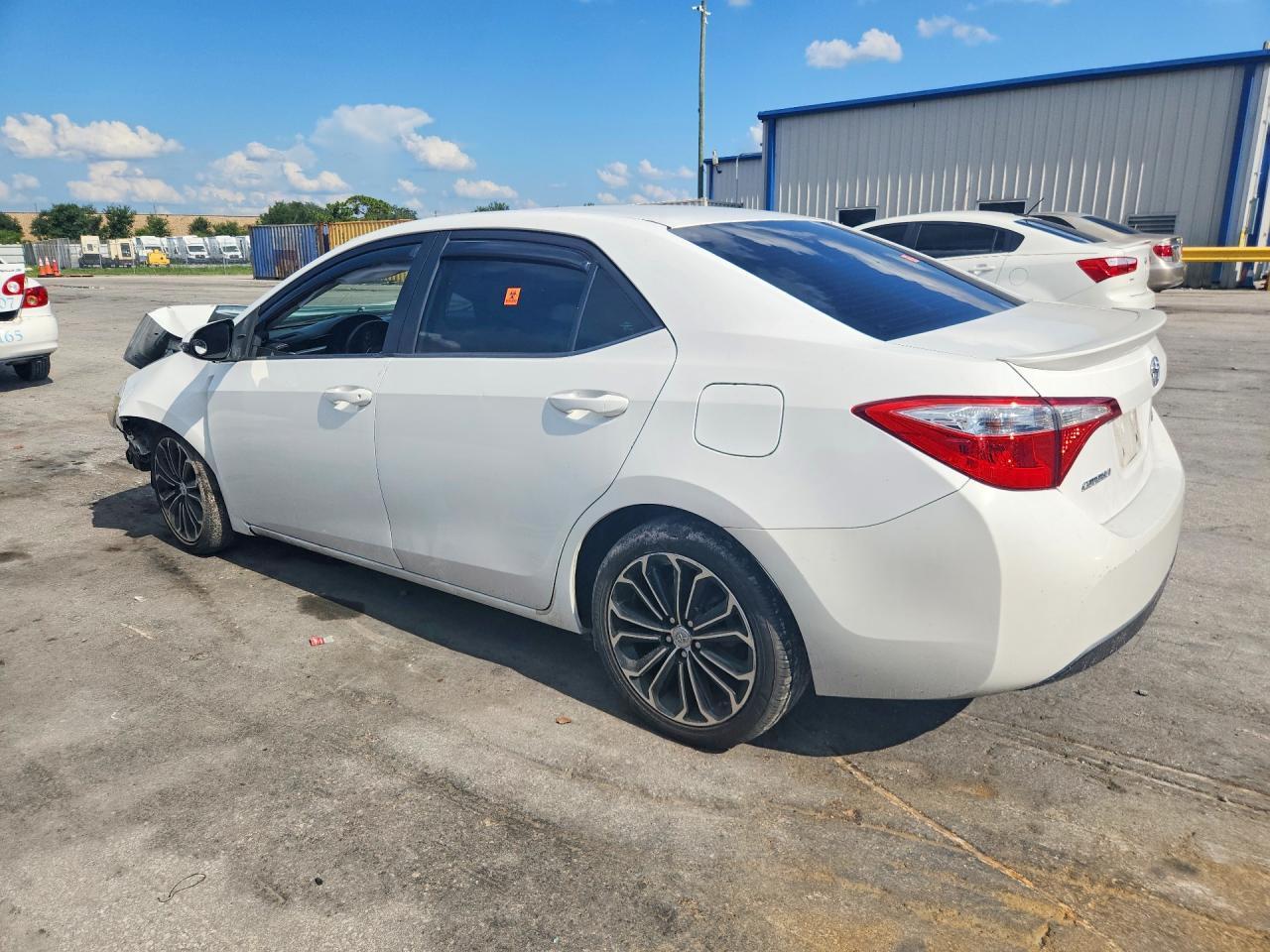 2015 Toyota Corolla S Plus - Фото 2