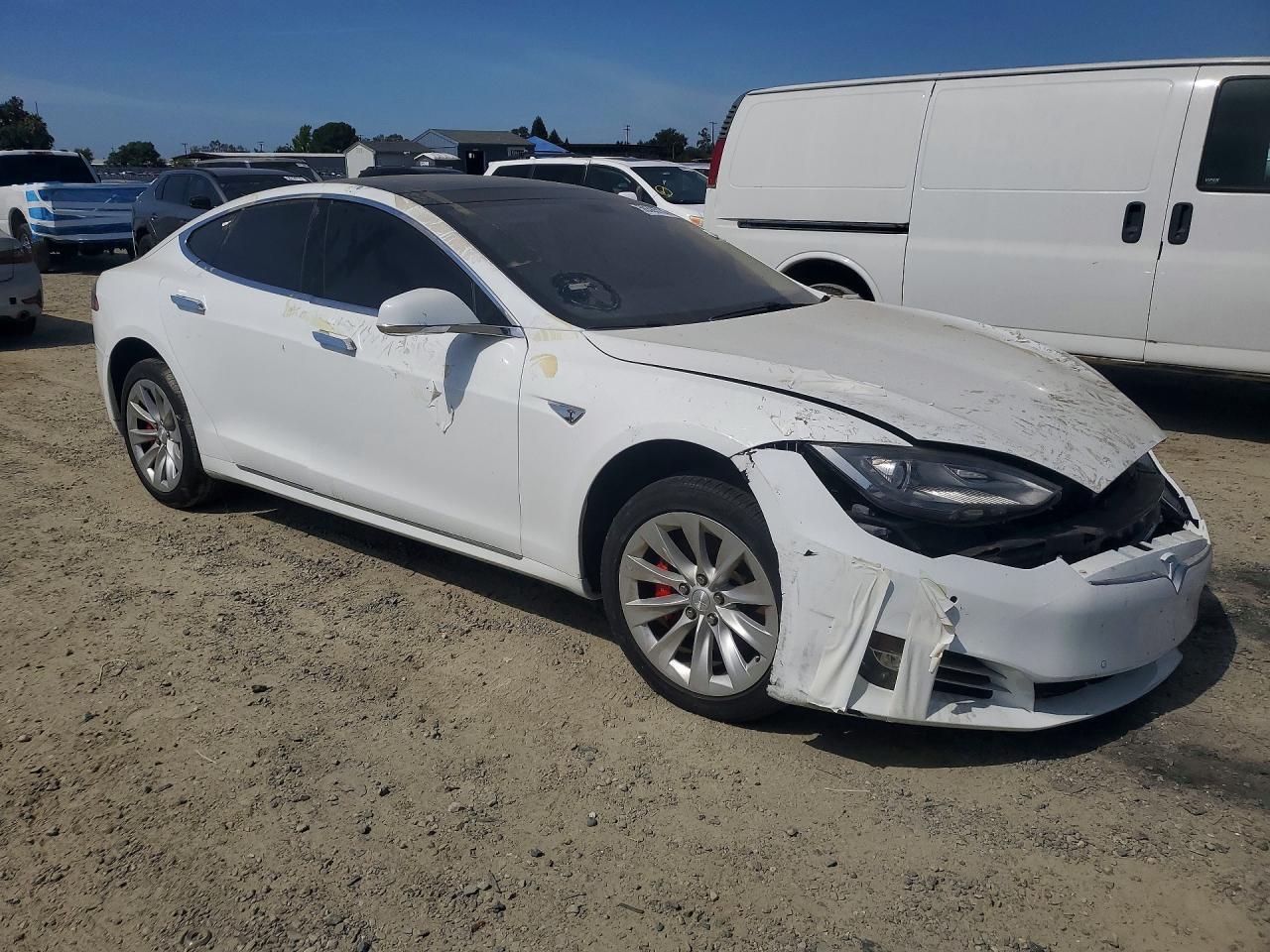 2014 Tesla Model S - Image 4