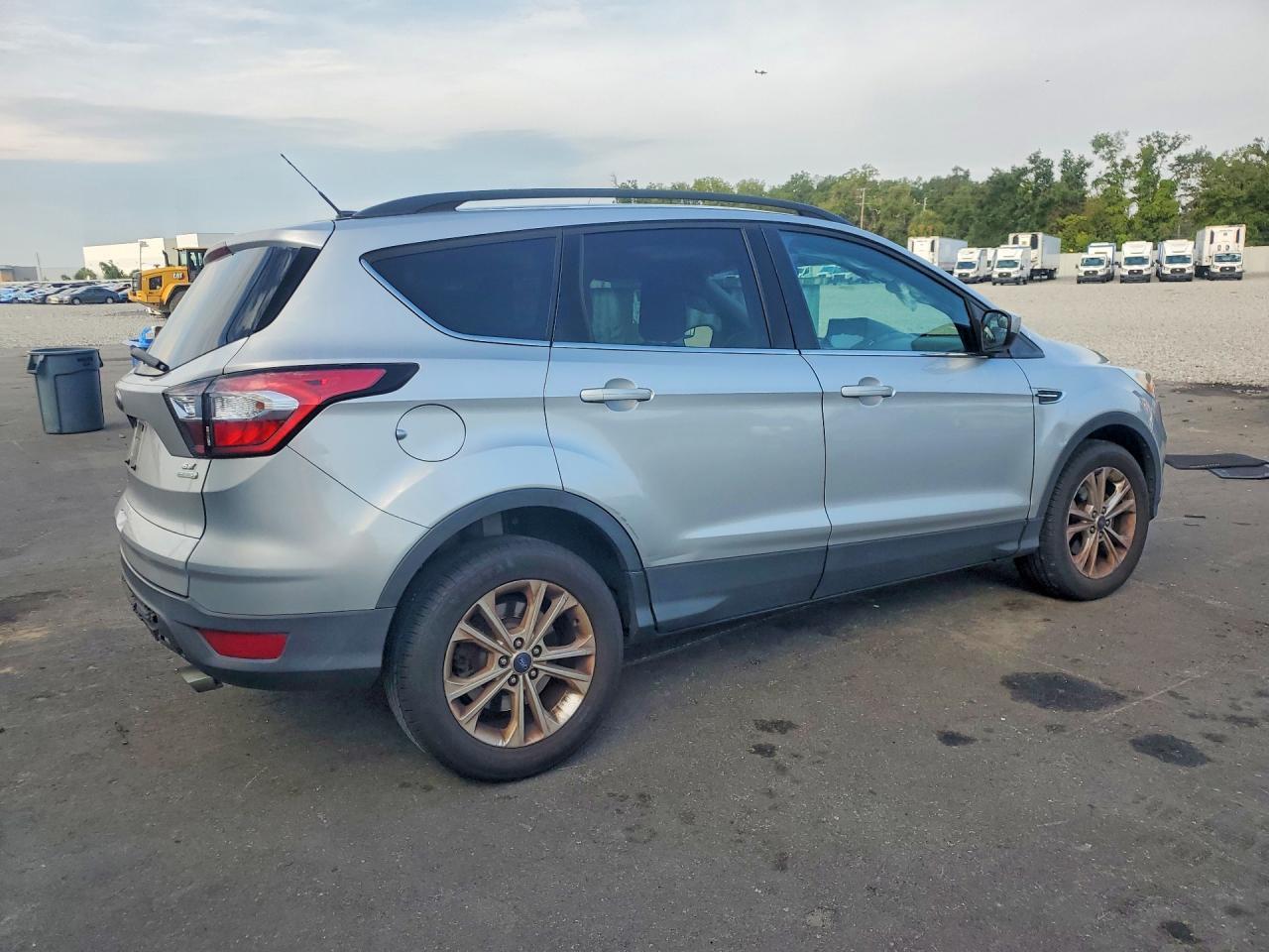2018 Ford Escape Se - Фото 3