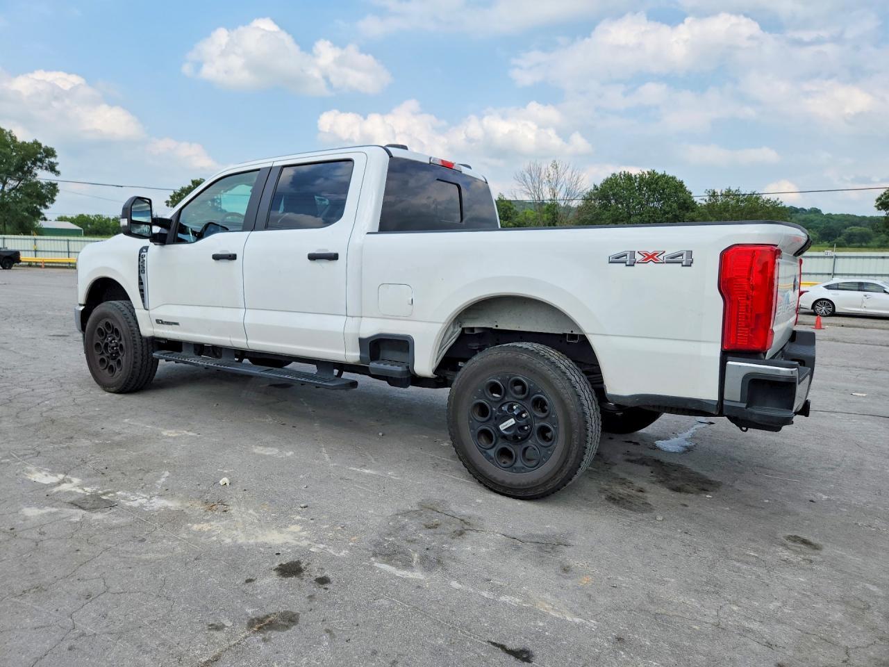 2024 Ford F250 Super Duty - Фото 2